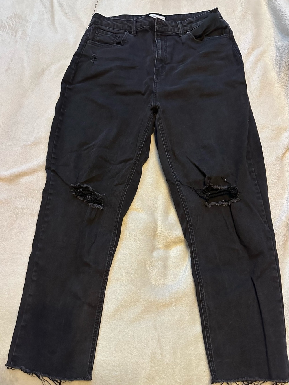 Black Distressed Jeans